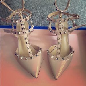 Vaiftilno 1.5 inch heels size 6.5